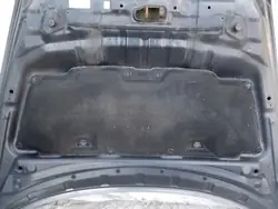 Isolamento de capô Nissan OE para Juke F15 - OEM