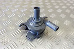 Pompe de circulation d'eau TOYOTA YARIS 1.5L hybride 2022