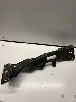 Spatbordbevestiging OEM 8W0821133C voor Audi A7 S7 4G