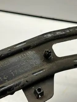 Stänkskärmsfäste OEM 8W0821133C för Audi A7 S7 4G