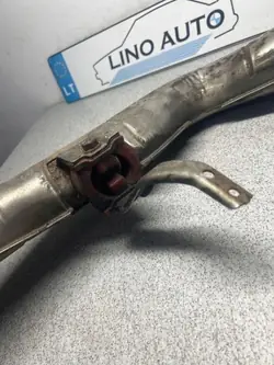 Pakoputken puristin OEM 18307789895 BMW 5-sarjaan