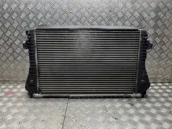 Intercooler-jäähdytin OEM 3C0145805AK VW Passat B7:lle