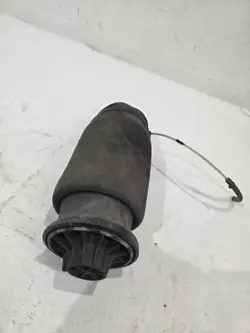Taka oikea jousituspatja OEM R310716401