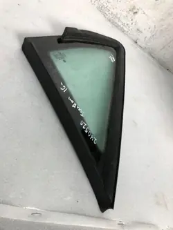Begagnad VW Touran vänster framruta OEM 43R011582