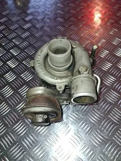 Turbo 2.0 D4D Toyota RAV4 II 00-05 OEM 17201-27040