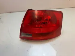AUDI A4 B7 KOMBI 2004-2008 LUZ TRASERA DERECHA