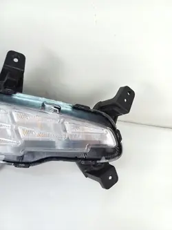 OEM 92208-G4600 Oikea DRL-lamppu Hyundai i30 III:lle