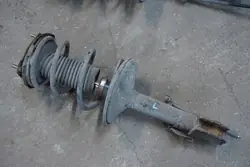 OEM RAV4 II MCPHERSON Vasen Etujousi 2.0 D4D