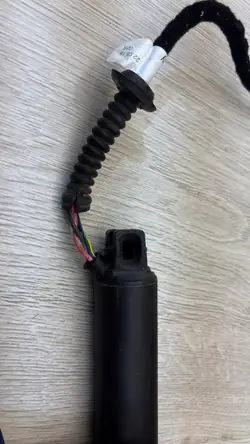 Elektrische Klepsteun Rechts OEM 57A827852