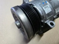 Compresseur A/C OEM 55194880 pour Fiat Grande Punto 1.4