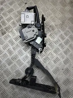 Infiniti Gaspedal OEM POR26634 - Gebraucht