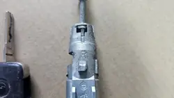 OEM 5P0837168A Höger dörrlåsinsats - Begagnad
