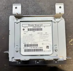 Jeep Grand Cherokee WK2 CD/DVD-vaihtaja OEM P05091245AD