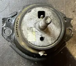 Moottorin tuki OEM 68252523AA Jeep Grand Cherokee WK2 3.0