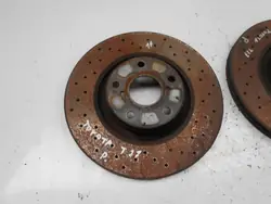 TOYOTA AVENSIS T27 etujarrutuslevyt tuuletetut rei'itetty