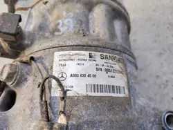 Compresseur AC Mercedes C W205 1.6 CDI A0008304500