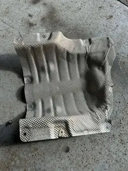 Escudo térmico BMW OEM 7340963 para motor 2.0L