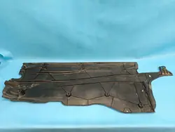 SKODA KAROQ LIFT 1.5 TSI 2023 Höger Underbottenskydd 5WA825102A