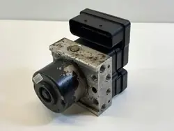 ABS-pumppu OEM 8V512M110AD Ford Fiesta VI 1.4L Diesel