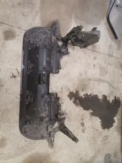 OEM mnjhgtfre etupuskurin kansi Honda CR-V IV:lle