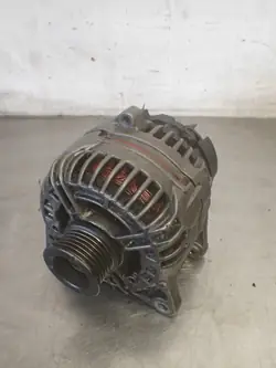 Vaihtovirtageneraattori Renault Laguna 2.2 OE 8200 175 210