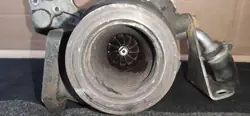 Käytetty turbo OEM 11092800247 BMW 5 F10:lle