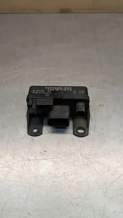 MERCEDES CLK C-KLASA E-KLASA KÄRKIJÄNNITYS 6PIN