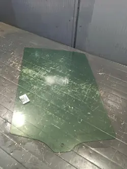 Vidro Porta Dianteira Direita OEM Wrakowisko-27191-