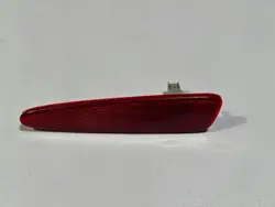 Punainen vasen taka-ajovalo OEM 10136655