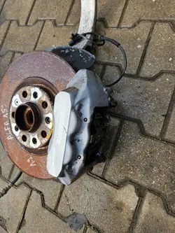 Étrier avant droit Alfa Romeo 159 1.9 JTD OEM