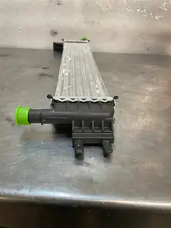 Wasserkühler OEM 214108831R für Dacia 1.5 DCI