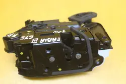 Fram Höger Dörrlås 7 Pin Skoda Fabia III