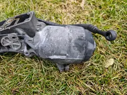 Käytetty Öljysuodatin Kotelo OEM 6750330270 BMW:lle