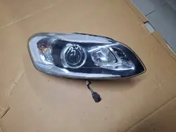 Oikea heijastin 31420250 Bi-Xenon Volvo XC60 13-17