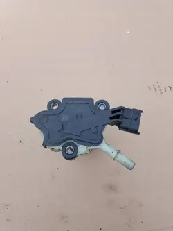 Jeep AdBlue-pumppu OEM F01C250141 Grand Cherokee WK2:lle