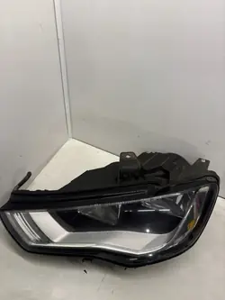 Audi A3 8V3 framlykta vänster OEM 8V0941003