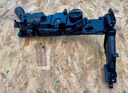 Ford Venttiilikansi OEM M06042A153 - Käytetty