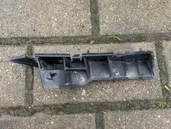 Soporte del guardabarros delantero derecho Audi A5 OEM 8T0807284C