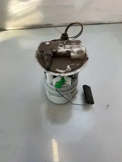 Brandstofpomp Dacia Sandero 8200903683