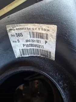 Réservoir carburant Audi A1 8X OEM 6R0201021P - Occasion