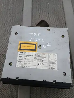 Nissan X-Trail T30 CD-vaihtaja OEM PN-2302M