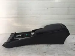 Keskikonsoli käsinoja Mercedes C-luokka W204 OEM A2046806050