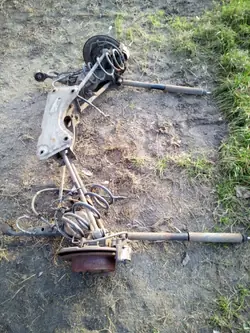 Suspension arrière RAV4 II OEM RAV4 II ZAWIESZENIE TYŁ