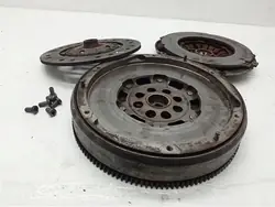 Disque d'embrayage volant moteur Citroen C5 Peugeot 607