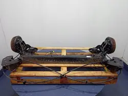 Viga suspensión trasera OEM 555117070R Dacia