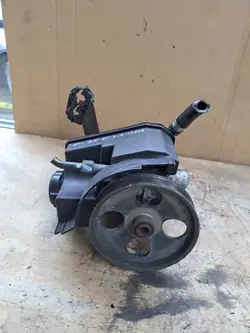 Ohjaustehostinpumppu Citroen Peugeot 9659784980