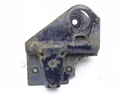 Mitsubishi OE Jousituskiinnike Vasen Etu OEM