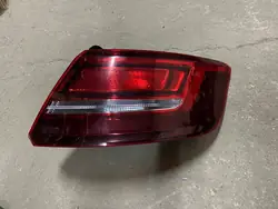 AUDI A3 8V4 SPORTBACK LIFT LAMPE ARRIÈRE DROITE 8V4945070