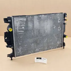 Ford Moottorin Jäähdytin OEM DG938005AC - Käytetty