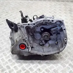 Renault Clio III Furgon Cambio 2012 OEM 8200278017